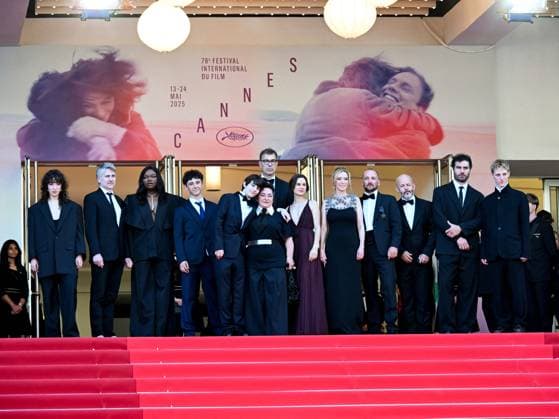Cannes, 78th Cannes Film Festival 2025 - evening 3 - red carpet of the film Dossier 137 Cannes, 78th Cannes Film Festival 2025 - evening 3 - red carpet of the film Dossier 137 (Case 137) - In the photo: Mathilde Riu, Stanislas Merhar, Guslagie Malanda, Côme Peronnet, Solàn Machado-Graner, Sandra Colombo, Dominik Moll, Mathilde Roehrich, Léa Drucker, Jonathan Turnbull, Gilles Marchand, Theo Costa - Marini and Valentin Campagne cannes France  Copyright: xIPA ABACAx
