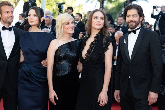 B Montée des marches du film Dossier 137 lors du 78ème Festival International du Film de Cannes Nicolas Tzipine, Joséphine Japy, Mélanie Laurent, Angelina Woreth, Pierre Yves Cardinal Montée des marches du film Dossier 137 lors du 78ème Festival International du Film de Cannes, au Palais des Festivals à Cannes Le 15 mai 2025 Olivier Borde Bestimage Red carpet for the movie Case 137 during the 78th Cannes International Film Festival at the Palais des Festivals in Cannes, France On may 15th 2025 Cannes France  Copyright: xOLIVIERxBORDEx xBESTIMAGExOLIVIERxBORDEx xBESTIMAGEx