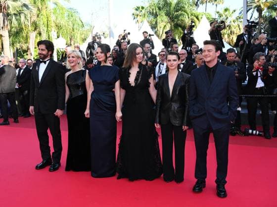Cannes, Cannes, France: Cannes, 78th Cannes Film Festival 2025 - evening 3 - red carpet of the film Dossier 137 (case 137) - In the photo: Pierre-Yves Cardinal, MÃ lanie Laurent, JosÃ phine Japy, Angelina Woreth, Sarah Pachoud, Felix Kysyl Cannes France  - ZUMAp169 20250515_zea_p169_1274 Copyright: xSimonexComix