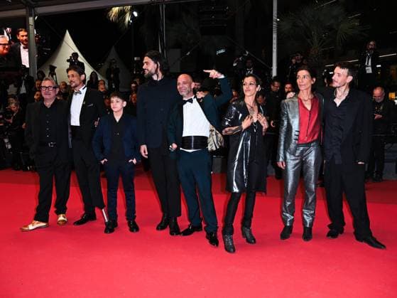 Cannes, 78th Cannes Film Festival 2025 - night 3 - red carpet of the film Sirat Cannes, 78th Cannes Film Festival 2025 - evening 3 - red carpet of the film Sirat - In the photo: Stefania Gadda, a guest, Richard Bellamy, Jade Oukid, Bruno Núnez, Óliver Laxe, Sergi Lopez and Tonin Janvier cannes France  Copyright: xIPA ABACAx