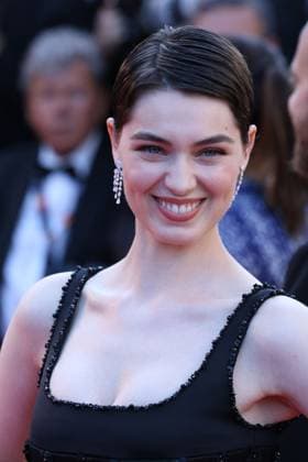 Dossier 137 (Case 137) red carpet in Cannes Anamaria Vartolomei at the Dossier 137 (Case 137) red carpet at the 78th annual Cannes Film Festival at Palais des Festivals on May 15, 2025 in Cannes, France CAP GOL GOL Cannes CÃ te d Azur France Copyright: xRickxGold CapitalxPicturesx