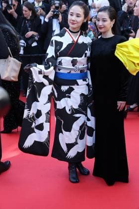 Dossier 137 (Case 137) red carpet in Cannes Yo Yoshida and Suzu Hirose at the Dossier 137 (Case 137) red carpet at the 78th annual Cannes Film Festival at Palais des Festivals on May 15, 2025 in Cannes, France CAP GOL GOL Cannes CÃ te d Azur France Copyright: xRickxGold CapitalxPicturesx