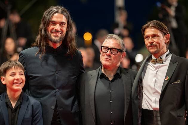78eme Festival International du Film de Cannes Montée des marches du film Sirat Festival de Cannes 2025 Red carpet Sirat 444325 2025 05 15 Cannes France Nunez, Bruno Laxe, Olivier Lopez, Sergi Janvier, Tonin  Copyright: xEstellexCarlierx xStarfacex STAR_444325_011