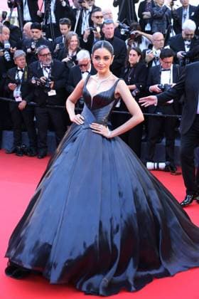 Dossier 137 (Case 137) red carpet in Cannes Veena Praveenar Singh at the Dossier 137 (Case 137) red carpet at the 78th annual Cannes Film Festival at Palais des Festivals on May 15, 2025 in Cannes, France CAP GOL GOL Cannes CÃ te d Azur France Copyright: xRickxGold CapitalxPicturesx