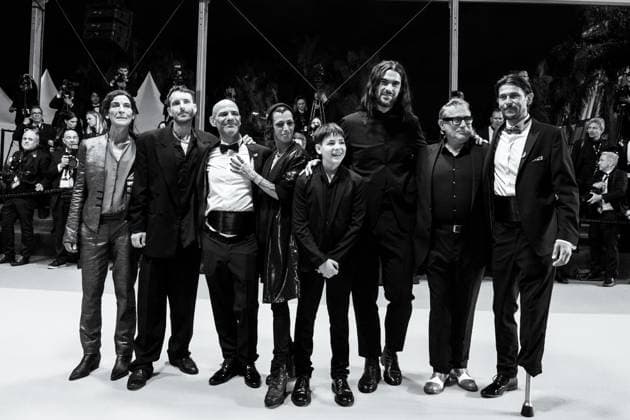 78eme Festival International du Film de Cannes Montée des marches du film Sirat Festival de Cannes 2025 Red carpet Sirat 444325 2025 05 15 Cannes France Laxe, Olivier Lopez, Sergi Nunez, Bruno Gadda, Stefania Bellamy, Richard Oukid, Jade Janvier, Tonin  Copyright: xEstellexCarlierx xStarfacex STAR_444325_018