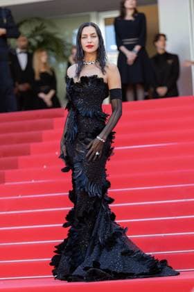 Entertainment Bilder des Tages DOSSIER 137 (CASE 137) red carpet in Cannes CANNES, FRANCE - MAY 15: Irina Shayk attends the DOSSIER 137 (CASE 137) red carpet at the 78th annual Cannes Film Festival at Palais des Festivals on May 15, 2025 in Cannes, France. CAP KA Kristina Afanasyeva Cannes Alpes-Maritimes France Copyright: xKristinaxAfanasyeva CapitalxPictx