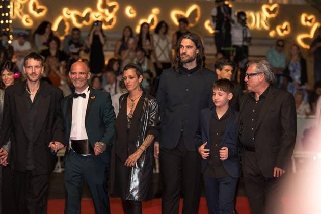 78eme Festival International du Film de Cannes Montée des marches du film Sirat 78th International Cannes Film Festival Red Carpet of Sirat movie 444326 2025 05 15 Cannes France Bellamy, Richard Oukid, Jade Laxe, Olivier Nunez, Bruno Lopez, Sergi  Copyright: xAnthonyxCarrelx xStarfacex STAR_444326_017