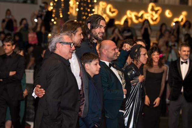 78eme Festival International du Film de Cannes Montée des marches du film Sirat 78th International Cannes Film Festival Red Carpet of Sirat movie 444326 2025 05 15 Cannes France Lopez, Sergi Janvier, Tonin Nunez, Bruno Laxe, Olivier Bellamy, Richard Oukid, Jade  Copyright: xAnthonyxCarrelx xStarfacex STAR_444326_023