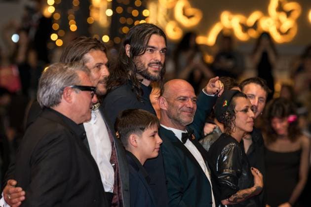 78eme Festival International du Film de Cannes Montée des marches du film Sirat 78th International Cannes Film Festival Red Carpet of Sirat movie 444326 2025 05 15 Cannes France Lopez, Sergi Janvier, Tonin Nunez, Bruno Laxe, Olivier Bellamy, Richard Oukid, Jade  Copyright: xAnthonyxCarrelx xStarfacex STAR_444326_025