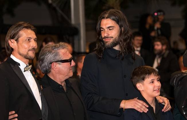 78eme Festival International du Film de Cannes Montée des marches du film Sirat 78th International Cannes Film Festival Red Carpet of Sirat movie 444326 2025 05 15 Cannes France Janvier, Tonin Lopez, Sergi Laxe, Olivier Nunez, Bruno  Copyright: xAnthonyxCarrelx xStarfacex STAR_444326_027