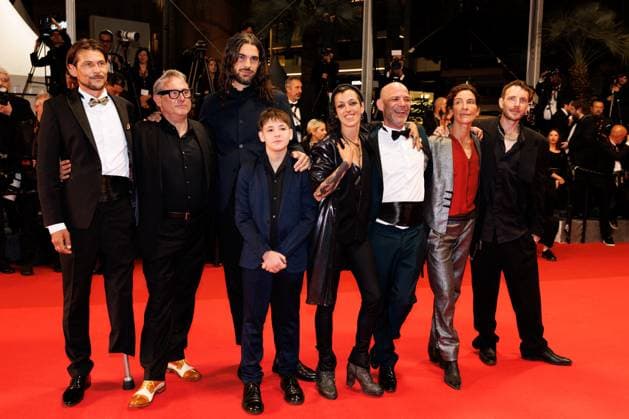 M Montée des marches du film Sirat lors du 78ème Festival International du Film de Cannes Tonin Janvier, Sergi Lopez, Óliver Laxe, Bruno Núnez, Jade Oukid, Richard Bellamy, Stefania Gadda, Joshua Liam Henderson Montée des marches du film Sirat lors du 78ème Festival International du Film de Cannes, au Palais des Festivals à Cannes On may 15th 2025 Jacovides Moreau Bestimage Red carpet for the movie Sirat during the 78th Cannes International Film Festival at the Palais des Festivals in Cannes, France On may 15th 2025 Cannes France  Copyright: xJACOVIDES-MOREAUx xBESTIMAGExJACOVIDES-MOREAUx xBESTIMAGEx