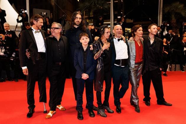M Montée des marches du film Sirat lors du 78ème Festival International du Film de Cannes Tonin Janvier, Sergi Lopez, Óliver Laxe, Bruno Núnez, Jade Oukid, Richard Bellamy, Stefania Gadda, Joshua Liam Henderson Montée des marches du film Sirat lors du 78ème Festival International du Film de Cannes, au Palais des Festivals à Cannes On may 15th 2025 Jacovides Moreau Bestimage Red carpet for the movie Sirat during the 78th Cannes International Film Festival at the Palais des Festivals in Cannes, France On may 15th 2025 Cannes France  Copyright: xJACOVIDES-MOREAUx xBESTIMAGExJACOVIDES-MOREAUx xBESTIMAGEx