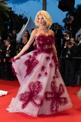 B Montée des marches du film Sirat lors du 78ème Festival International du Film de Cannes Victoria Silvstedt Montée des marches du film Sirat lors du 78ème Festival International du Film de Cannes, au Palais des Festivals à Cannes On may 15th 2025 Olivier Borde Bestimage Red carpet for the movie Sirat during the 78th Cannes International Film Festival at the Palais des Festivals in Cannes, France On may 15th 2025 Cannes France  Copyright: xOLIVIERxBORDEx xBESTIMAGExOLIVIERxBORDEx xBESTIMAGEx