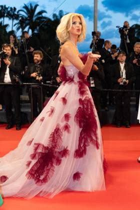 B Montée des marches du film Sirat lors du 78ème Festival International du Film de Cannes Victoria Silvstedt Montée des marches du film Sirat lors du 78ème Festival International du Film de Cannes, au Palais des Festivals à Cannes On may 15th 2025 Olivier Borde Bestimage Red carpet for the movie Sirat during the 78th Cannes International Film Festival at the Palais des Festivals in Cannes, France On may 15th 2025 Cannes France  Copyright: xOLIVIERxBORDEx xBESTIMAGExOLIVIERxBORDEx xBESTIMAGEx