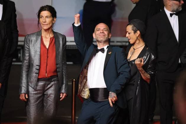 J Montée des marches du film Sirat lors du 78ème Festival International du Film de Cannes Stefania Gadda, Richard Bellamy, Jade Oukid Montée des marches du film Sirat lors du 78ème Festival International du Film de Cannes, au Palais des Festivals à Cannes Le 15 mai 2025 Jacovides Moreau Bestimage Red carpet for the movie Sirat during the 78th Cannes International Film Festival at the Palais des Festivals in Cannes, France On may 15th 2025 Cannes France  Copyright: xJACOVIDES-MOREAUx xBESTIMAGExJACOVIDES-MOREAUx xBESTIMAGEx