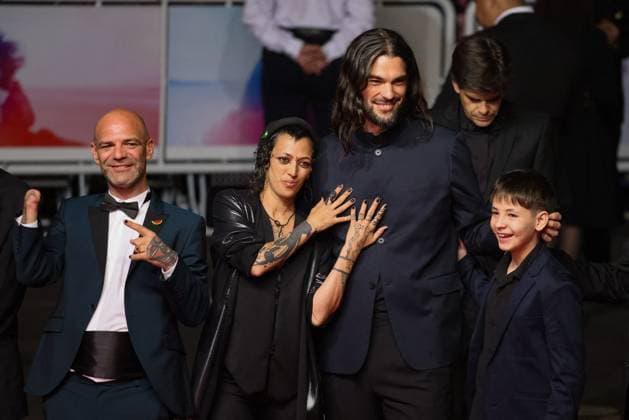 J Montée des marches du film Sirat lors du 78ème Festival International du Film de Cannes Richard Bellamy, Jade Oukid, Óliver Laxe, Bruno Núnez Montée des marches du film Sirat lors du 78ème Festival International du Film de Cannes, au Palais des Festivals à Cannes Le 15 mai 2025 Jacovides Moreau Bestimage Red carpet for the movie Sirat during the 78th Cannes International Film Festival at the Palais des Festivals in Cannes, France On may 15th 2025 Cannes France  Copyright: xJACOVIDES-MOREAUx xBESTIMAGExJACOVIDES-MOREAUx xBESTIMAGEx