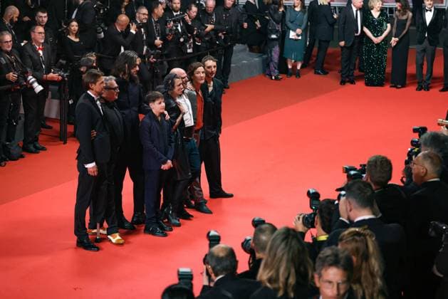 J Montée des marches du film Sirat lors du 78ème Festival International du Film de Cannes Tonin Janvier, Sergi Lopez, Óliver Laxe, Bruno Núnez, Jade Oukid, Richard Bellamy, Stefania Gadda, Joshua Liam Henderson Montée des marches du film Sirat lors du 78ème Festival International du Film de Cannes, au Palais des Festivals à Cannes On may 15th 2025 Jacovides Moreau Bestimage Red carpet for the movie Sirat during the 78th Cannes International Film Festival at the Palais des Festivals in Cannes, France On may 15th 2025 Cannes France  Copyright: xJACOVIDES-MOREAUx xBESTIMAGExJACOVIDES-MOREAUx xBESTIMAGEx