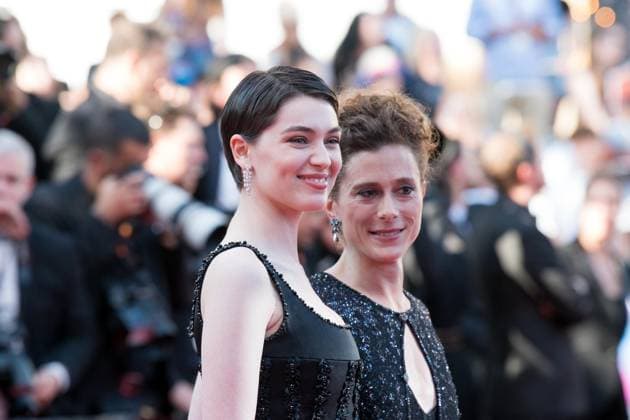 78eme Festival International du Film de Cannes Montée des marchesdu film Dossier 137 78th International Cannes Film Festival Red Carpet of Dossier 137 movie 444310 2025 05 15 Cannes France Vartolomei, Anamaria Wandel, Laura  Copyright: xAnthonyxCarrelx xStarfacex STAR_444310_085