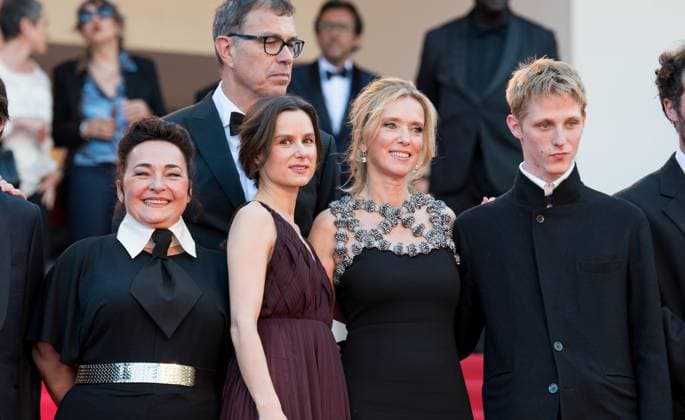 78eme Festival International du Film de Cannes Montée des marchesdu film Dossier 137 78th International Cannes Film Festival Red Carpet of Dossier 137 movie 444310 2025 05 15 Cannes France Colombo, Sandra Drucker, Léa Roehrich, Mathilde Campagne, Valentin  Copyright: xAnthonyxCarrelx xStarfacex STAR_444310_090