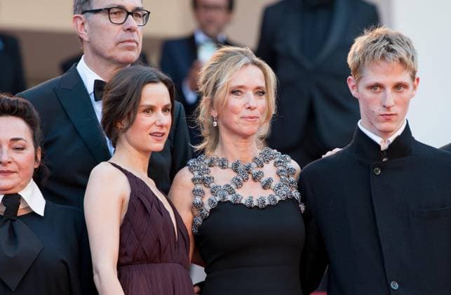 78eme Festival International du Film de Cannes Montée des marchesdu film Dossier 137 78th International Cannes Film Festival Red Carpet of Dossier 137 movie 444310 2025 05 15 Cannes France Colombo, Sandra Drucker, Léa Roehrich, Mathilde Campagne, Valentin  Copyright: xAnthonyxCarrelx xStarfacex STAR_444310_091