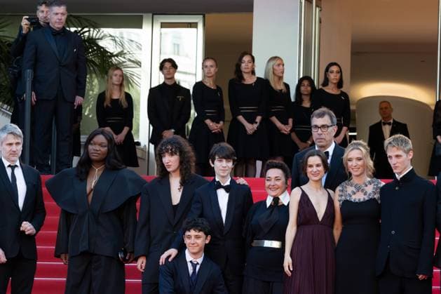 Dossier 137 (Case 137) Red Carpet - The 78th Annual Cannes Film Festival (L-R) Mathilde Riu, Stanislas Merhar, Guslagie Malanda, CÃ me Peronnet, SolÃ n Machado-Graner, Sandra Colombo, Dominik Moll, Mathilde Roehrich, LÃ a Drucker, Jonathan Turnbull, Gilles Marchand, Theo Costa - Marini and Valentin Campagne attends the Dossier 137 (Case 137) red carpet at the 78th annual Cannes Film Festival at Palais des Festivals on May 15, 2025 in Cannes, France  Copyright: xKazukoxWakayamax