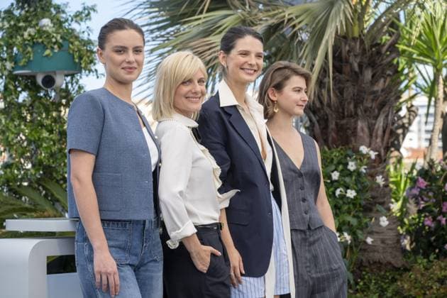 78eme Festival International du Film de Cannes Photocall with cast of Qui brille au combat 78th International Cannes Film Festival Photocall with cast of Qui brille au combat movie 444327 2025 05 15 Cannes France Laurent, Mélanie Japy, Joséphine Woreth, Angelina Pachoud, Sarah  Copyright: xStephanexKossmanx xStarfacex STAR_444327_001