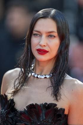 78eme Festival International du Film de Cannes Montée des marches du film Dossier 137 78th International Cannes Film Festival Dossier 137 movie Red Carpet 444329 2025 05 15 Cannes France Shayk, Irina  Copyright: xStephanexKossmanx xStarfacex STAR_444329_001