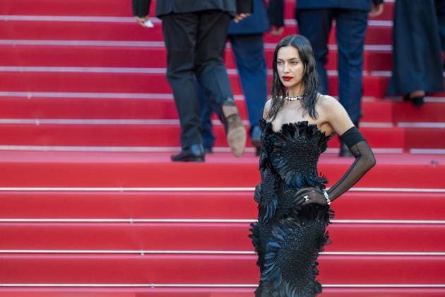 78eme Festival International du Film de Cannes Montée des marches du film Dossier 137 78th International Cannes Film Festival Dossier 137 movie Red Carpet 444329 2025 05 15 Cannes France Shayk, Irina  Copyright: xStephanexKossmanx xStarfacex STAR_444329_003