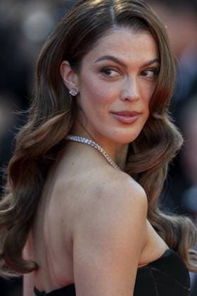 78eme Festival International du Film de Cannes Montée des marches du film Dossier 137 78th International Cannes Film Festival Dossier 137 movie Red Carpet 444329 2025 05 15 Cannes France Mittenaere, Iris Miss France 2016  Copyright: xStephanexKossmanx xStarfacex STAR_444329_007