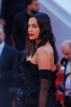 Festival de Cannes Dossier 137 Premiere Irina Shayk at the premiere of Dossier 137 during the 78 Cannes Film Festival at the Palais de Festival on 15 05 2025 Copyright: xEventpressxKochanx