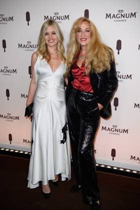 Cannes Magnum Party NG Georgia May Jagger and Jerry Hall attending the Magnum Party Photocall at Magnum Beach in Cannes, France on May 15 2025 as part of the 78th Cannes Film Festival. Photo by Nicolas Genin ABACAPRESS.COM Cannes France  Copyright: xGeninxNicolas ABACAx