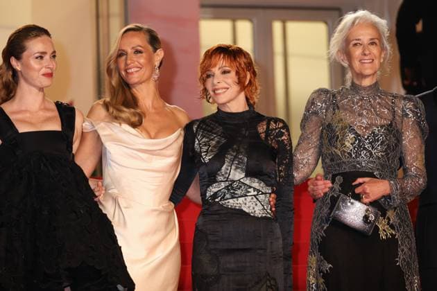 78eme Festival International du Film de Cannes Montée des marches du film Dalloway 78th Cannes Film Festival Red carpet of the film Dalloway Freya Mavor, Cecile de France, Mylene Farmer and Tatiana de Rosnay 444333 2025 05 15 Cannes France  Copyright: xIsabellexVautierx xStarfacex STAR_444333_033