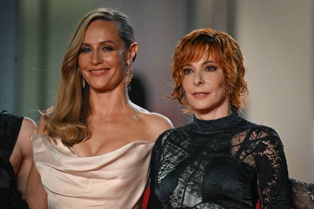 78eme Festival International du Film de Cannes Montée des marches du film Dalloway Festival de Cannes 2025 Red carpet Dalloway Cecile De France, Mylene Farmer 444334 2025 05 16 France  Copyright: xLionelxGuericolas MPPx STAR_444334_043