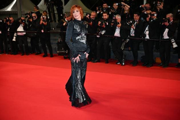 78eme Festival International du Film de Cannes Montée des marches du film Dalloway Festival de Cannes 2025 Red carpet Dalloway Mylene Farmer 444334 2025 05 16 France  Copyright: xLionelxGuericolas MPPx STAR_444334_053