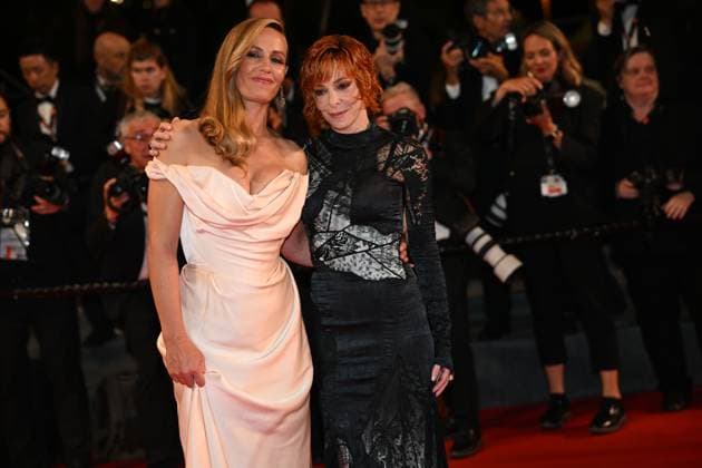 78eme Festival International du Film de Cannes Montée des marches du film Dalloway Festival de Cannes 2025 Red carpet Dalloway Cecile De France, Mylene Farmer 444334 2025 05 16 France  Copyright: xLionelxGuericolas MPPx STAR_444334_071