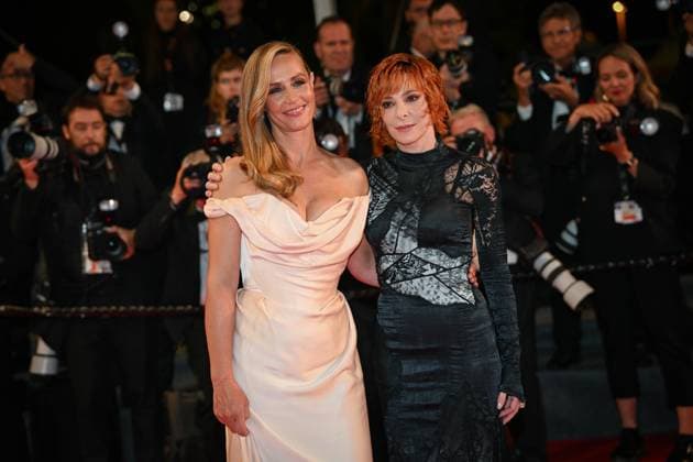 78eme Festival International du Film de Cannes Montée des marches du film Dalloway Festival de Cannes 2025 Red carpet Dalloway Cecile De France, Mylene Farmer 444334 2025 05 16 France  Copyright: xLionelxGuericolas MPPx STAR_444334_072
