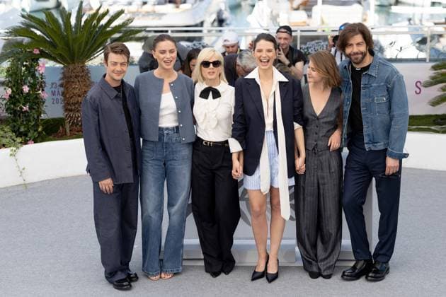 The Wonderers , Photocall in Cannes, 15 05 2025 Cannes, France 15 5 2024 FŽlix Kysyl, Angelina Woreth, MŽlanie Laurent, JosŽphine Japy and Pierre Yves Cardinal during the Photocall for QUI BRILLE AU COMBAT THE WONDERERS during the 78 Cannes International Film Festival The Film Festival takes place from May 13 to 24, 2025 Cannes Palais des Festiv Copyright: xChristianxEnderx