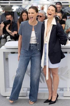 The Wonderers , Photocall in Cannes, 15 05 2025 Cannes, France 15 5 2024 Angelina Woreth and JosŽphine Japy during the Photocall for QUI BRILLE AU COMBAT THE WONDERERS during the 78 Cannes International Film Festival The Film Festival takes place from May 13 to 24, 2025 Cannes Palais des Festivals et des Cong France Copyright: xChristianxEnderx