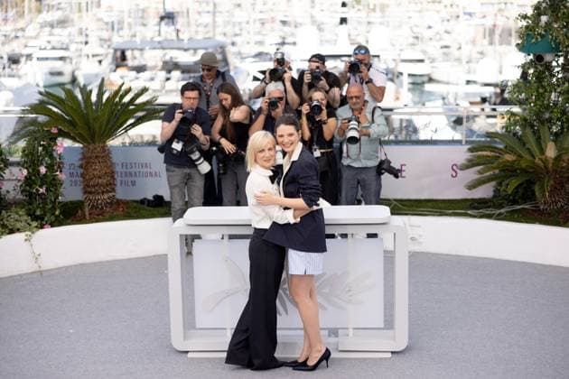 The Wonderers , Photocall in Cannes, 15 05 2025 Cannes, France 15 5 2024 MŽlanie Laurent and JosŽphine Japy during the Photocall for QUI BRILLE AU COMBAT THE WONDERERS during the 78 Cannes International Film Festival The Cannes Film Festival takes place from May 13 to 24, 2025 Cannes Palais des Festivals et des Cong France Copyright: xChristianxEnderx