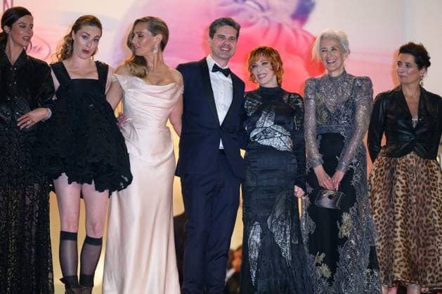 Cannes Dalloway Red Carpet NG Freya Mavor, Anna Mouglalis, Mylene Farmer, Yann Gozlan and Cecile de France attending the ‘Dalloway’ Screening and Red Carpet at Palais Des Festivals in Cannes, France on May 15 2025 as part of the 78th Cannes Film Festival. Photo by Nicolas Genin ABACAPRESS.COM Cannes France  Copyright: xGeninxNicolas ABACAx