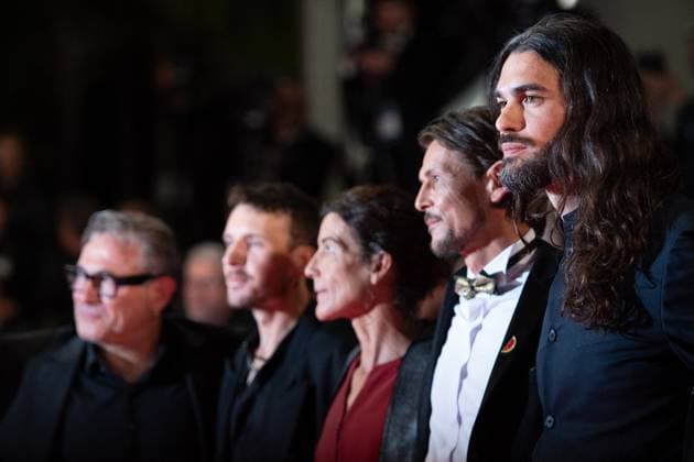 Cannes Sirat Premiere AM Stefania Gadda, a guest, Richard Bellamy, Jade Oukid, Oliver Laxe, Bruno Nunez, Sergi Lopez and Tonin Janvier attending the the Sirat red carpet in Cannes, France on May 15, 2025 as part of the 78th Cannes Film Festival. Photo by Aurore Marechal ABACAPRESS.COM Cannes France  Copyright: xMarechalxAurore ABACAx