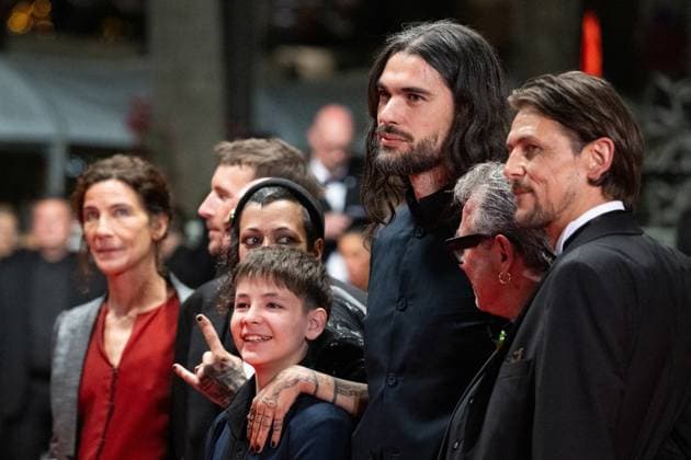 Cannes Sirat Premiere AM Stefania Gadda, a guest, Richard Bellamy, Jade Oukid, Oliver Laxe, Bruno Nunez, Sergi Lopez and Tonin Janvier attending the the Sirat red carpet in Cannes, France on May 15, 2025 as part of the 78th Cannes Film Festival. Photo by Aurore Marechal ABACAPRESS.COM Cannes France  Copyright: xMarechalxAurore ABACAx