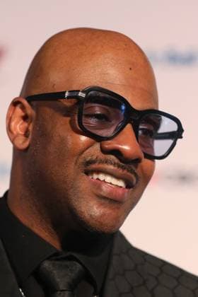 May 15, 2025, Calgary, Ab, Canada: Maestro Fresh Wes poses on the red carpet for the Canadian Music Hall of Fame ceremony in Calgary on Thursday, May 15, 2025. Calgary Canada  - ZUMAc35_ 20250515_zaf_c35_142 Copyright: xDavexChidleyx