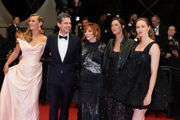 B Montée des marches du film Dalloway lors du 78ème Festival International du Film de Cannes Cécile de France, Yann Gozlan, Mylène Farmer, Anna Mouglalis, Freya Mavor Montée des marches du film Dalloway lors du 78ème Festival International du Film de Cannes, au Palais des Festivals à Cannes Le 15 mai 2025 Olivier Borde Bestimage Red carpet for the movie Dalloway during the 78th Cannes International Film Festival at the Palais des Festivals in Cannes, France On may 15th 2025 Cannes France  Copyright: xOLIVIERxBORDEx xBESTIMAGExOLIVIERxBORDEx xBESTIMAGEx