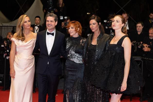 B Montée des marches du film Dalloway lors du 78ème Festival International du Film de Cannes Cécile de France, Yann Gozlan, Mylène Farmer, Anna Mouglalis, Freya Mavor Montée des marches du film Dalloway lors du 78ème Festival International du Film de Cannes, au Palais des Festivals à Cannes Le 15 mai 2025 Olivier Borde Bestimage Red carpet for the movie Dalloway during the 78th Cannes International Film Festival at the Palais des Festivals in Cannes, France On may 15th 2025 Cannes France  Copyright: xOLIVIERxBORDEx xBESTIMAGExOLIVIERxBORDEx xBESTIMAGEx