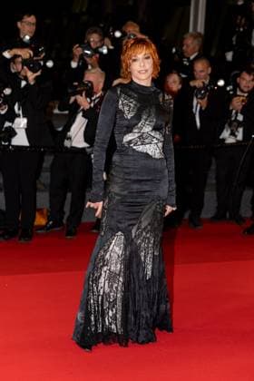 B Montée des marches du film Dalloway lors du 78ème Festival International du Film de Cannes Mylène Farmer Montée des marches du film Dalloway lors du 78ème Festival International du Film de Cannes, au Palais des Festivals à Cannes On may 15th 2025 Olivier Borde Bestimage Red carpet for the movie Dalloway during the 78th Cannes International Film Festival at the Palais des Festivals in Cannes, France On may 15th 2025 Cannes France  Copyright: xOLIVIERxBORDEx xBESTIMAGExOLIVIERxBORDEx xBESTIMAGEx