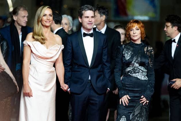B Montée des marches du film Dalloway lors du 78ème Festival International du Film de Cannes Cécile de France, Yann Gozlan, Mylène Farmer Montée des marches du film Dalloway lors du 78ème Festival International du Film de Cannes, au Palais des Festivals à Cannes Le 15 mai 2025 Olivier Borde Bestimage Red carpet for the movie Dalloway during the 78th Cannes International Film Festival at the Palais des Festivals in Cannes, France On may 15th 2025 Cannes France  Copyright: xOLIVIERxBORDEx xBESTIMAGExOLIVIERxBORDEx xBESTIMAGEx