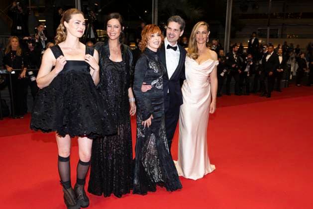 M Montée des marches du film Dalloway lors du 78ème Festival International du Film de Cannes Freya Mavor, Anna Mouglalis, Mylène Farmer, Yann Gozlan, Cécile de France Montée des marches du film Dalloway lors du 78ème Festival International du Film de Cannes, au Palais des Festivals à Cannes On may 15th 2025 Jacovides Moreau Bestimage Red carpet for the movie Dalloway during the 78th Cannes International Film Festival at the Palais des Festivals in Cannes, France On may 15th 2025 Cannes France  Copyright: xJACOVIDES-MOREAUx xBESTIMAGExJACOVIDES-MOREAUx xBESTIMAGEx