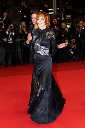 M Montée des marches du film Dalloway lors du 78ème Festival International du Film de Cannes Mylène Farmer Montée des marches du film Dalloway lors du 78ème Festival International du Film de Cannes, au Palais des Festivals à Cannes On may 15th 2025 Jacovides Moreau Bestimage Red carpet for the movie Dalloway during the 78th Cannes International Film Festival at the Palais des Festivals in Cannes, France On may 15th 2025 Cannes France  Copyright: xJACOVIDES-MOREAUx xBESTIMAGExJACOVIDES-MOREAUx xBESTIMAGEx