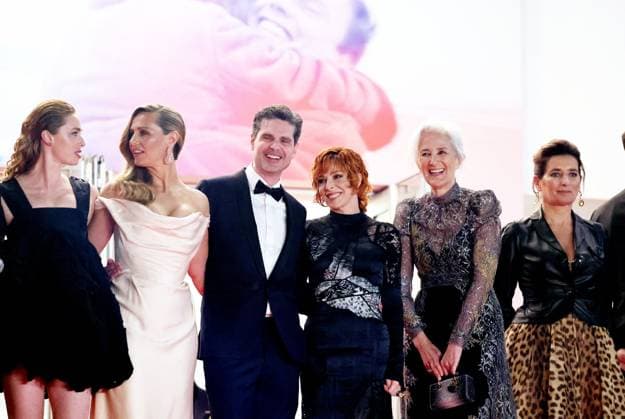 J Montée des marches du film Dalloway lors du 78ème Festival International du Film de Cannes Freya Mavor, Cécile de France, Yann Gozlan, Mylène Farmer, Tatiana de Rosnay, Sidonie Dumas Montée des marches du film Dalloway lors du 78ème Festival International du Film de Cannes, au Palais des Festivals in Cannes On may 15th 2025 Jacovides Moreau Bestimage Red carpet for the movie Dalloway during the 78th Cannes International Film Festival at the Palais des Festivals in Cannes, France On may 15th 2025 Cannes France  Copyright: xJACOVIDES-MOREAUx xBESTIMAGExJACOVIDES-MOREAUx xBESTIMAGEx